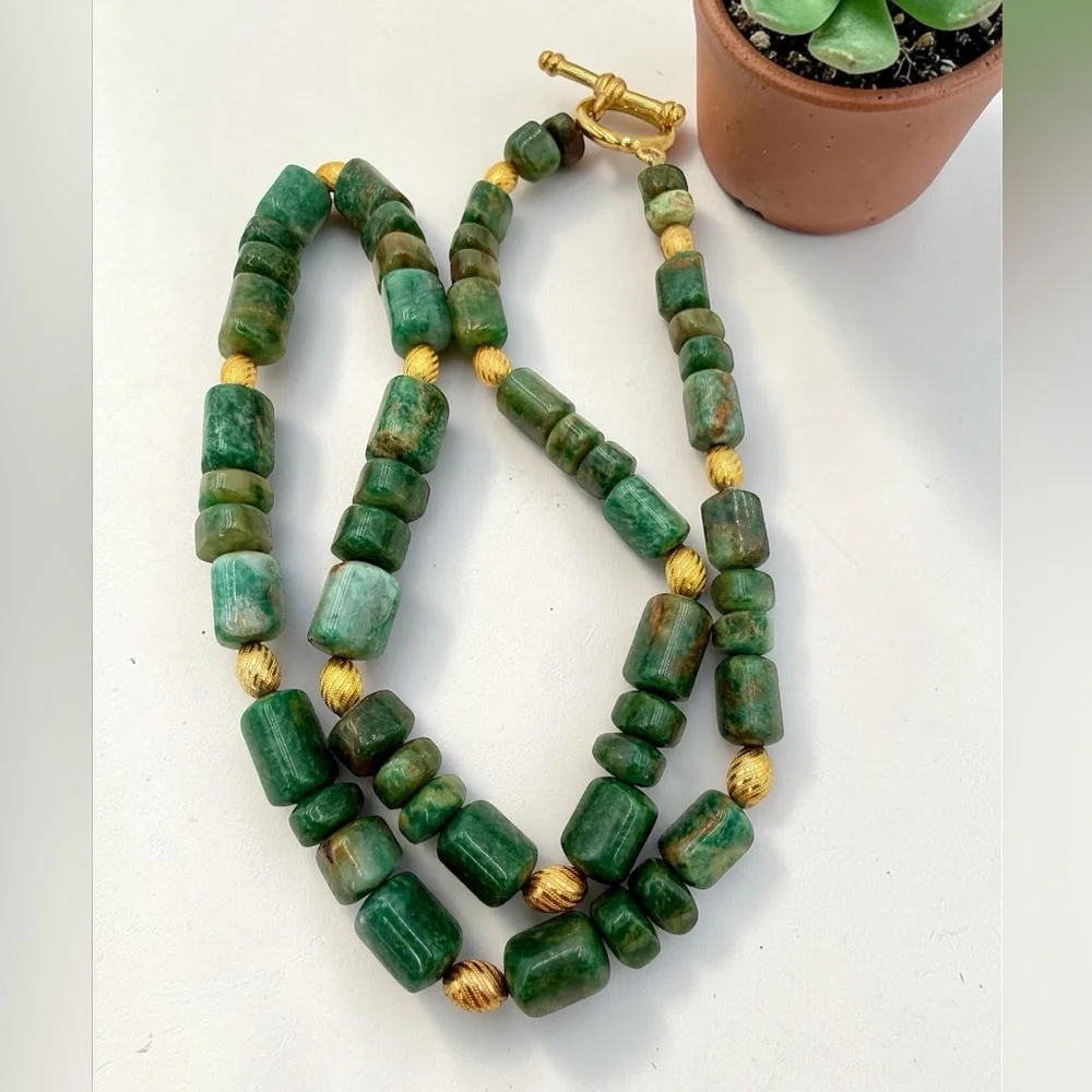 Mineral Grade Emerald Nugget Bead Necklace GoldTone Spacers Toggle Clasp 18” 53g - Picture 13 of 17